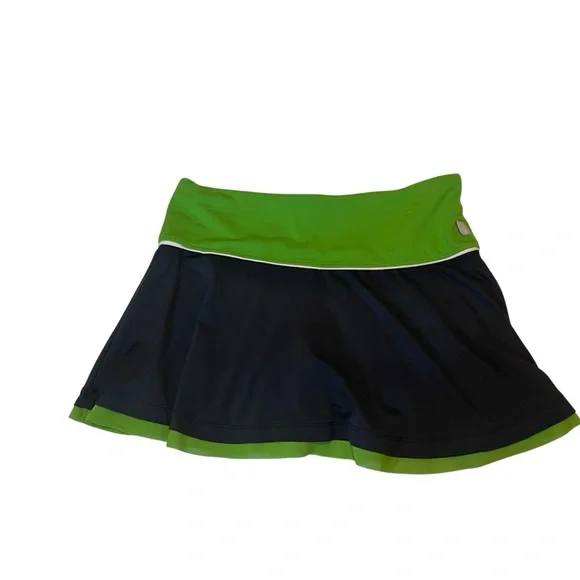 Nike‎ Black and Green Athletic Skater Skirt - Picture 2 of 7